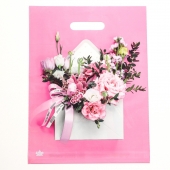 Розовый пакет с цветочным принтом и вырубной ручкой (40х31 см) - Сима-Ленд - купить с доставкой в Орле