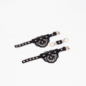 Черные кожаные наручники с клепками, кольцами и золотистой фурнитурой - Crazy Handmade - купить с доставкой в Орле Черные кожаные наручники с клепками, кольцами и золотистой фурнитурой - Crazy Handmade - купить с доставкой в Орле