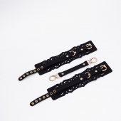 Черный кожаные оковы с узорами и золотистой фурнитурой - Crazy Handmade - купить с доставкой в Орле Черный кожаные оковы с узорами и золотистой фурнитурой - Crazy Handmade - купить с доставкой в Орле