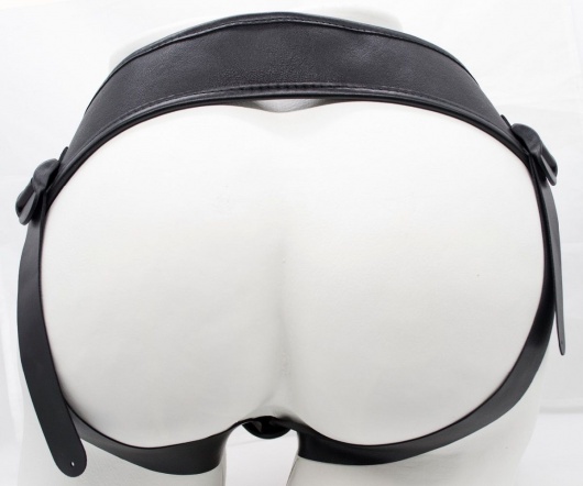 Реалистичный фаллоимитатор с мошонкой на трусиках Харнесс - 16,5 см. - LOVETOY (А-Полимер) - купить с доставкой в Орле