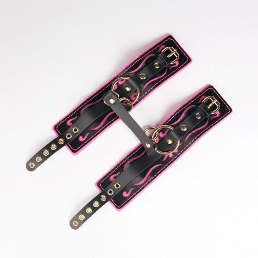 Черные кожаные оковы с розовой строчкой - Crazy Handmade - купить с доставкой в Орле Черные кожаные оковы с розовой строчкой - Crazy Handmade - купить с доставкой в Орле
