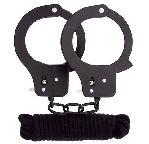 Чёрные наручники из листового металла в комплекте с веревкой BONDX METAL CUFFS LOVE ROPE SET - Dream Toys - купить с доставкой в Орле